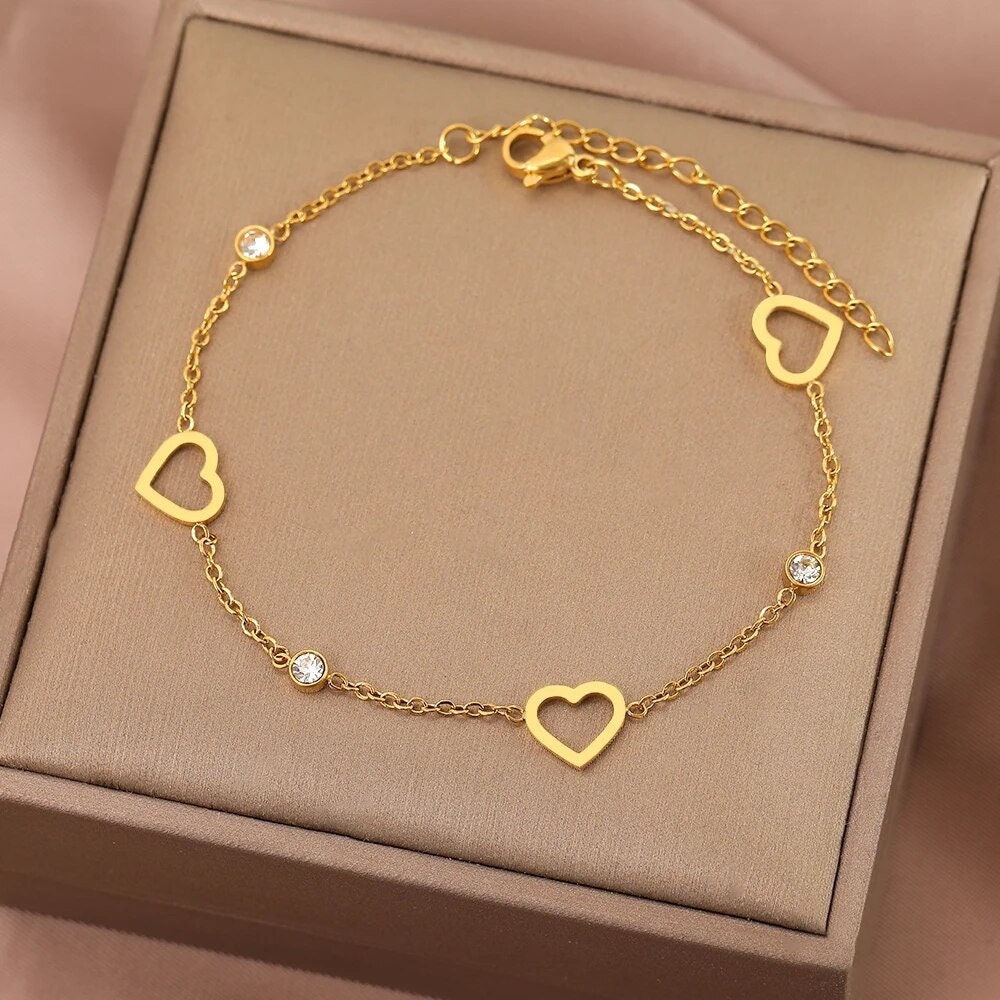 18K Gold Elegant Crystal Heart Charm Bracelet Sweet Hollow Heart Bracelet Chain Fashion Jewelry Best Friend Gift Heart Bangle Jewelry Gifts