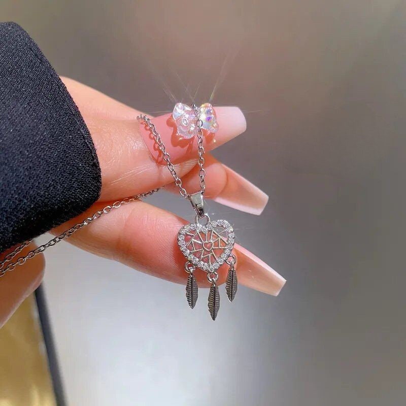 Minimalist Dream Catchers Heart Necklace Pendant Jewelry Woman Fashion Jewelry Necklace Charm Heart Jewelry Gift Ideas Tassel Pendant Choker