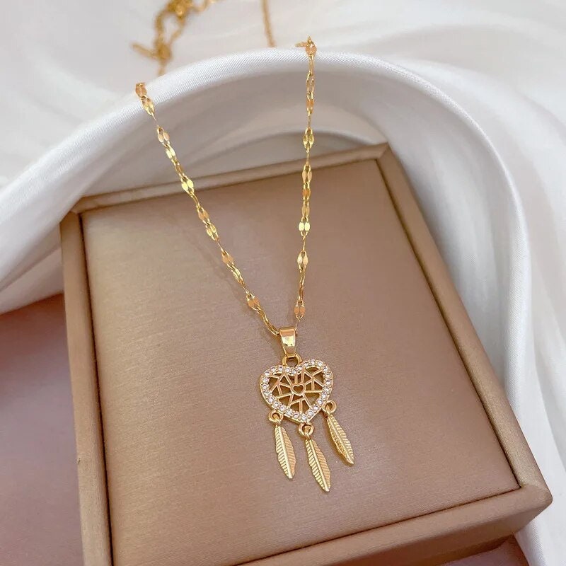 Minimalist Dream Catchers Heart Necklace Pendant Jewelry Woman Fashion Jewelry Necklace Charm Heart Jewelry Gift Ideas Tassel Pendant Choker