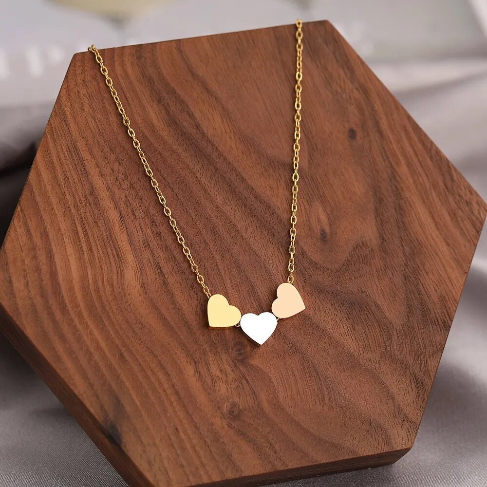 18K Gold 3 Sweetheart Heart Multicolor Necklace Pendant Jewelry Woman Fashion Necklace Charm Jewelry Gift Choker Small Heart Chain Necklace