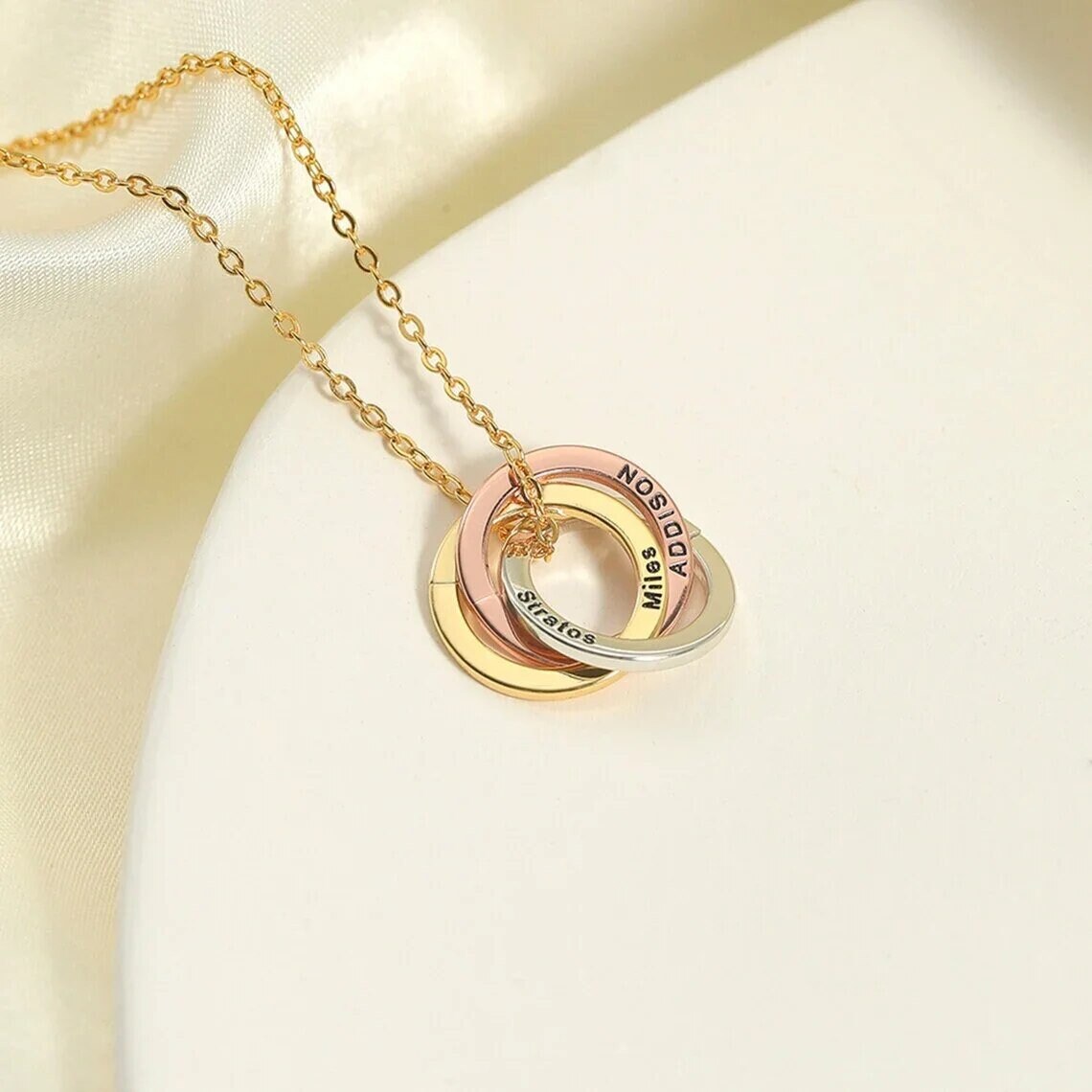 18K Gold Plated Three Linked Interlocking Circle Name Necklace Personalized Engraved Children Name Necklace, Customized Jewelry Pendant Gift