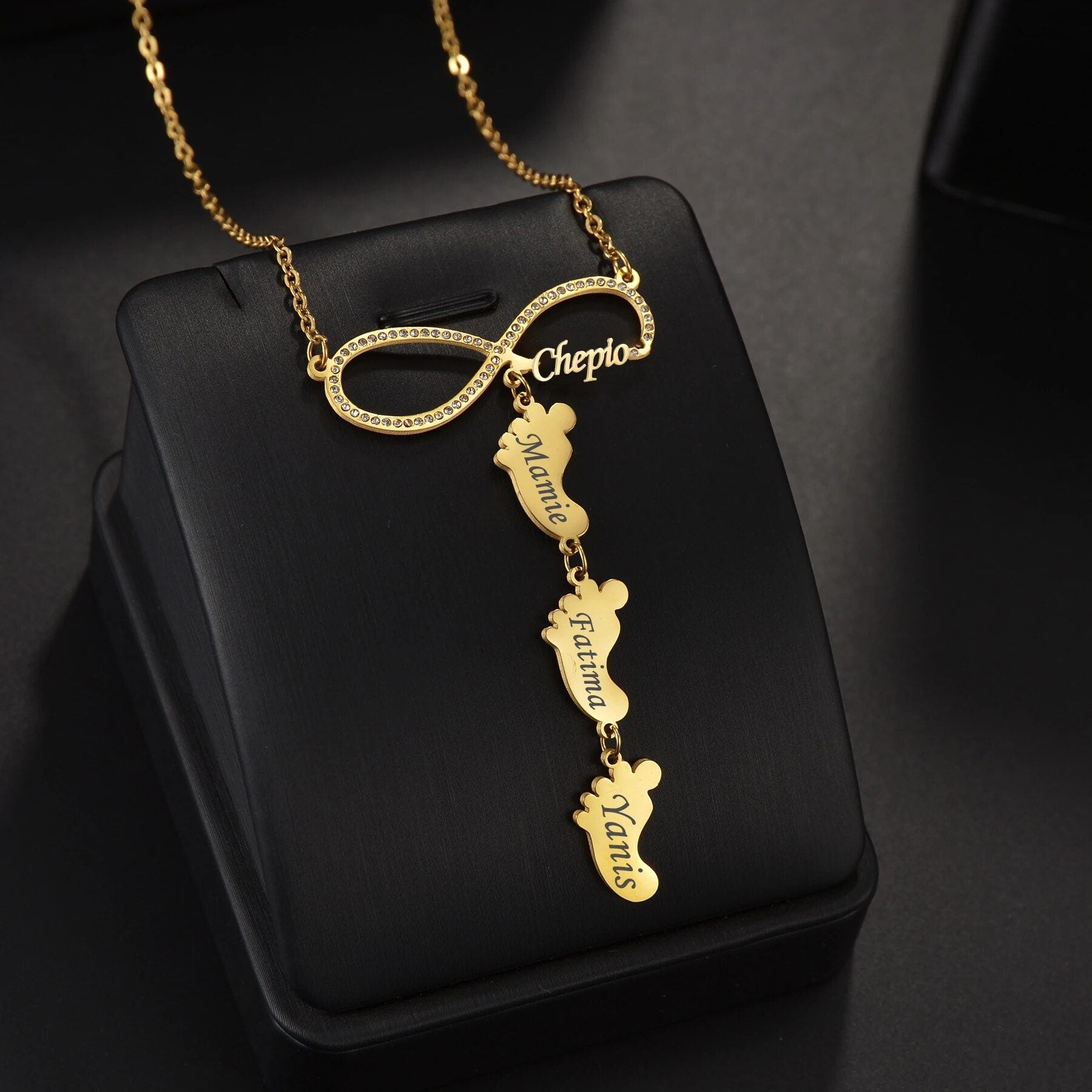 18K Gold Plated Personalized Mum Family Infinity Name Necklace Custom Engraved Footprint Zircon Baby Feet Pendant Handcrafted Jewelry Gift