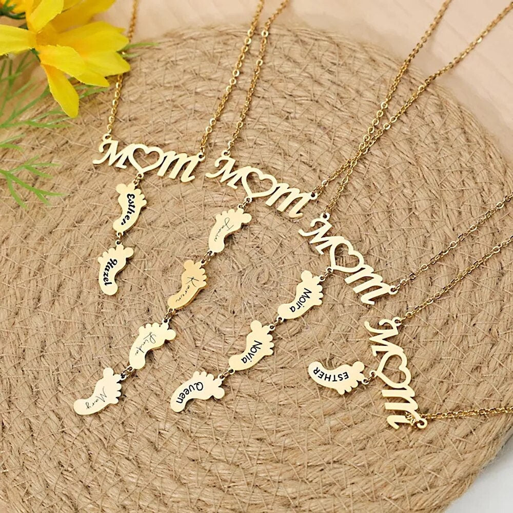 18K Gold Plated Personalized Mum Family Infinity Name Necklace Custom Engraved Footprint Zircon Baby Feet Pendant Handcrafted Jewelry Gift