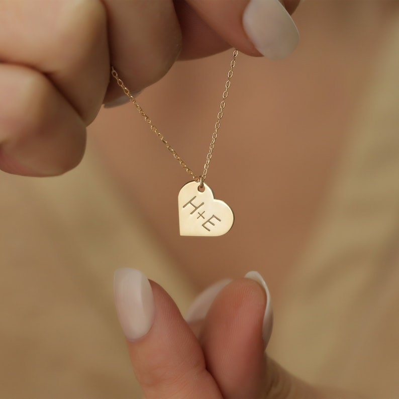 18K Gold Plated Personalized Multiple Heart Family Name Necklace Overlapping Round Disc Custom Mom Gift Engraved Kid Name Pendant Jewelry